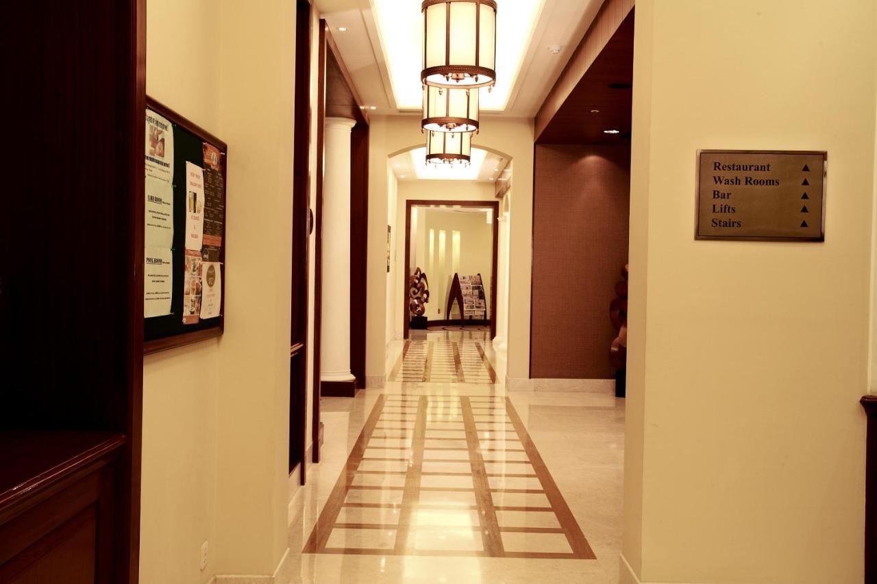 Отель Dlf Club 3 Гургаон Экстерьер фото